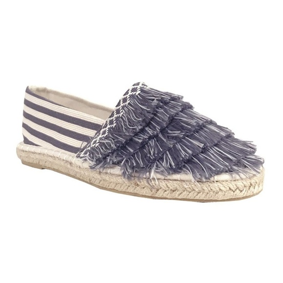 Tiered Fringe Stripe Skimmer Flat 🚨PRICE FIRM🚨 - Picture 5 of 7